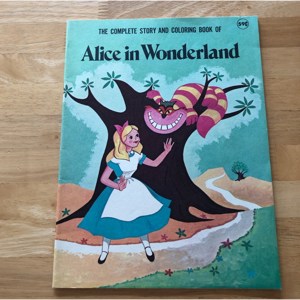 Vintage 1976 Paragon Products Alice in Wonderland colouring book